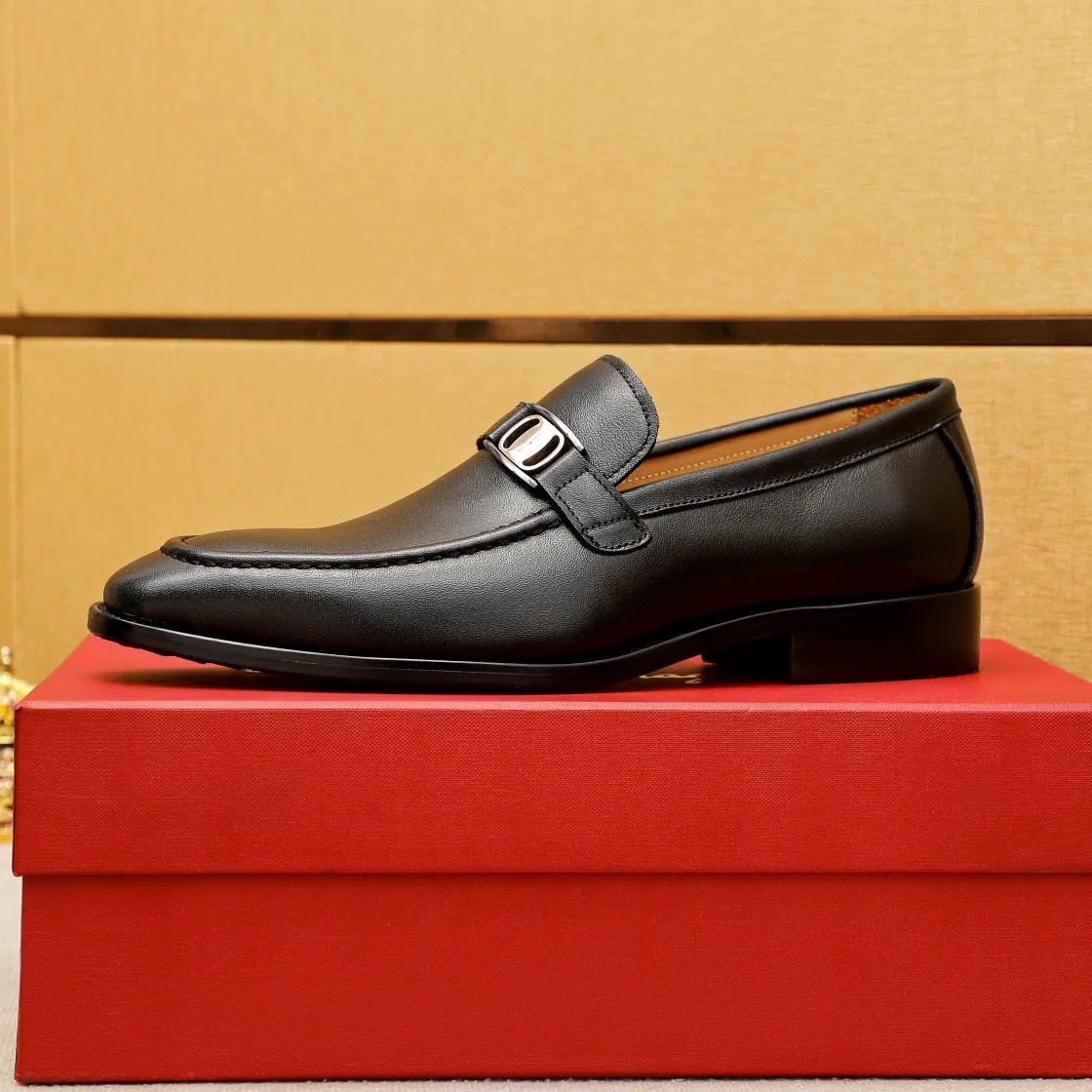 Men's shoes 💰460 💐 Product trademark: Ferragamo "Ferragamo" casual leather shoes Regular size: 38-44 (45.46🉑️customized) Product materials: Selected imported first-layer calfskin upper + luxury hardware buckle, imported water-dyed cowhide leather lining. Strong three-dimensional visual effect, original outsole color: 2⃣️seed leather materials optional